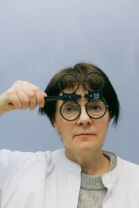 Lee más sobre el artículo ¿Optometrista u Oftalmólogo? ¿Qué es mejor?